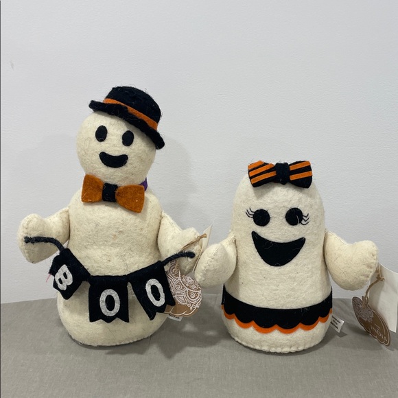 Set of two decorative Halloween Mr. And Mrs Boo ghosts new - Picture 1 of 6